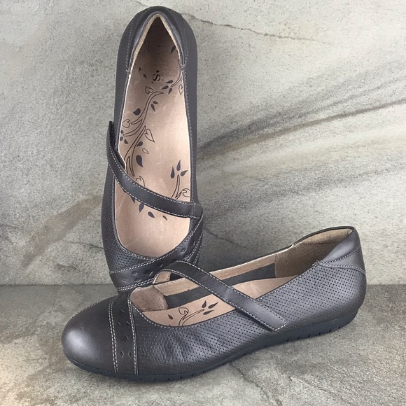 Taos Footwear Shoes - NEW Taos Scamp Mary Jane Flats